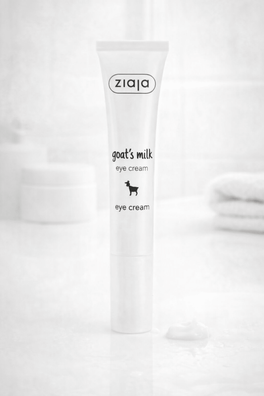 Ziaja Goat’s Milk hajusteeton silmänympärysvoide 15 ml – kosteuttava ja silottava eye cream - Skonbeauty.com