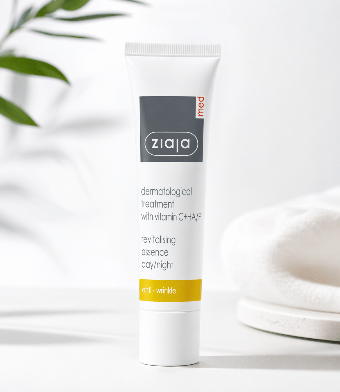 Ziaja Med C - vitamiini seerumi 30 ml – kirkastava ja anti - age kasvoille - Skonbeauty.com